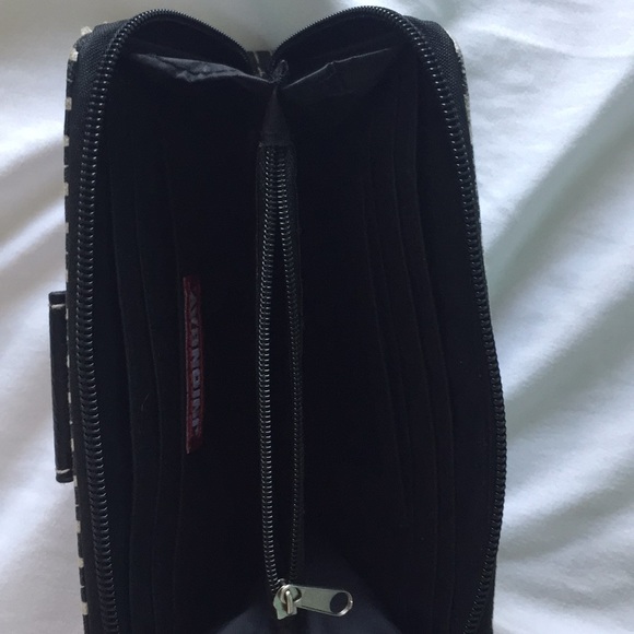 Wallet - Picture 2 of 3